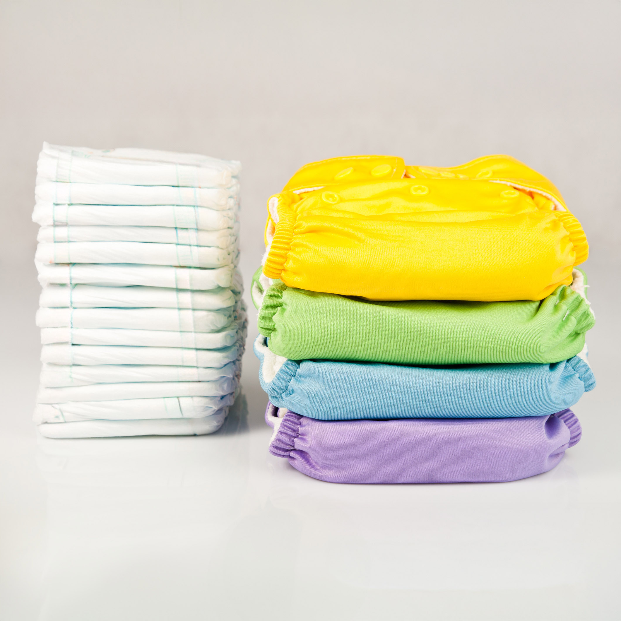 Cloth Diapers vs. Disposable Diapers: Which is Right for You?